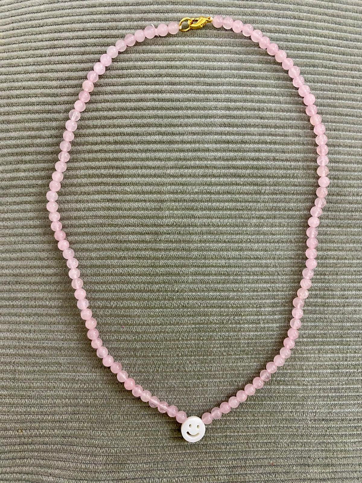 PEACHY & WILD ROSE QUARTZ SMILEY FACE NECKLACE