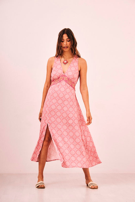 *NEKANE
MANDALAS CUT OUT DRESS

Ref. GF.ARON-000041