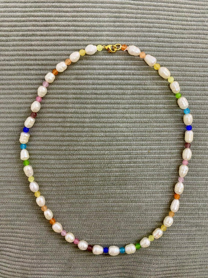 PEACHY & WILD PEARL RAINBOW NECKLACE