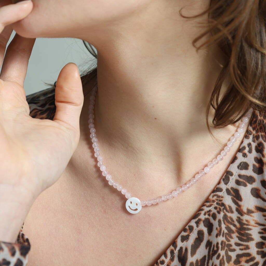 PEACHY & WILD ROSE QUARTZ SMILEY FACE NECKLACE