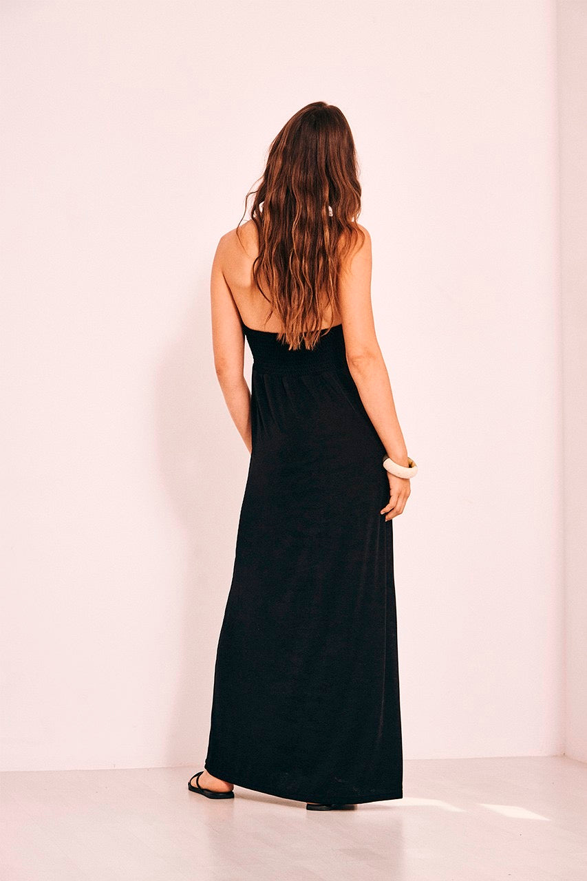 NEKANE
BLACK HALTERNECK DRESS

Ref. NI.DALAI-000013